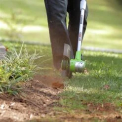 Coupe-bordure Droit Sans Fil Greenworks 40 Volts De 13 Po Avec Guide De Coupe (batterie Incluse) 5 Coupe-bordure Droit Sans Fil Greenworks 40 Volts De 13 Po Avec Guide De Coupe (batterie Incluse) -Greenworks Soldes 330825072 AlternateImage3 l