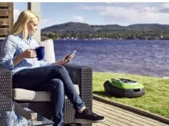 Robot Tondeuse Greenworks OPTIMOW 15 GRL115 - Tondeuse Avec Câble Périmétrique -Greenworks Soldes robot tondeuse greenworks optimow 15 grl115 tondeuse avec cble primtrique guidez et contrlez votre robot avec smartphone 28561 41 1619101663 IMG 608187dfd92d0